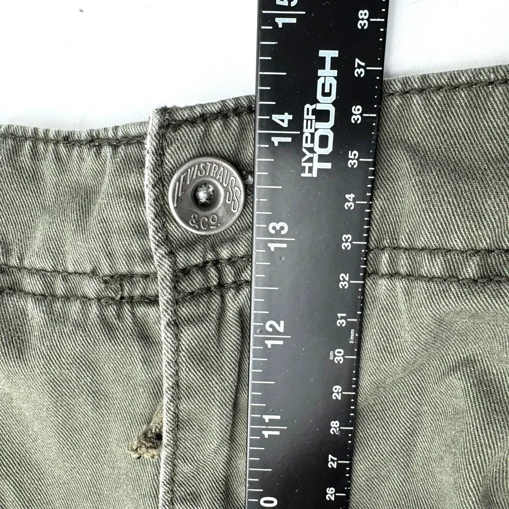 LEVI'S Men 40 Vintage Olive Green Denim Cargo Shorts Relaxed Fit Cotton Outdoors